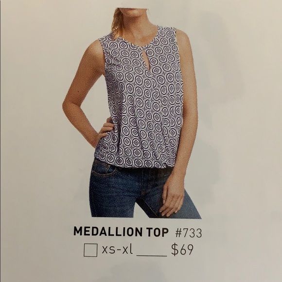 Cabi Medallion Top - Picture 2 of 2